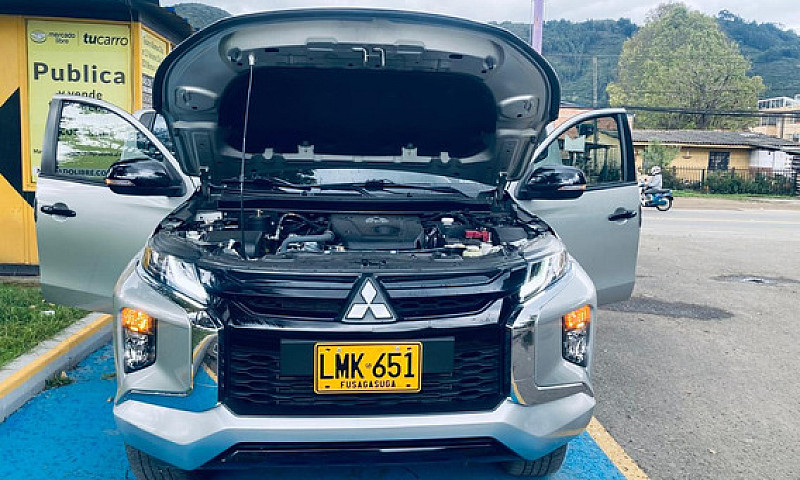 Mitsubishi 2.5 Sport...