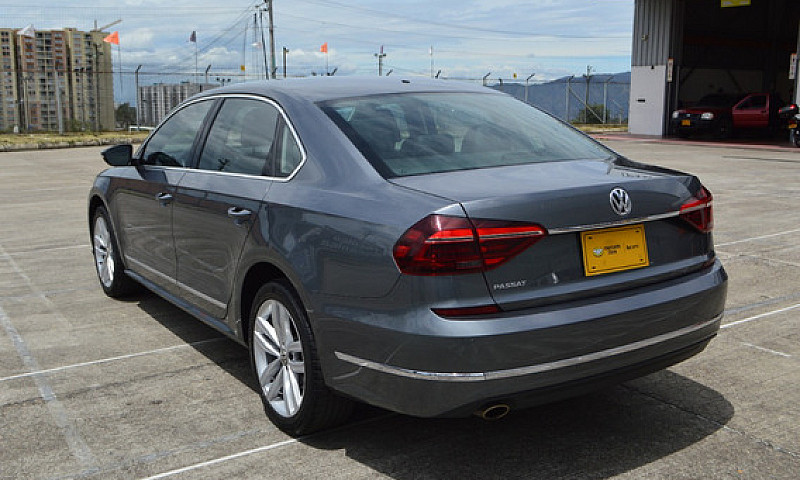 Volkswagen Passat Hi...