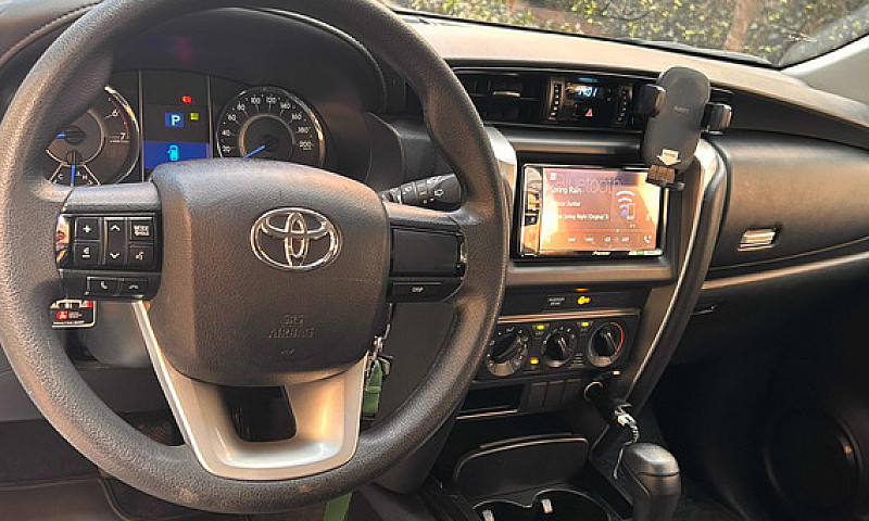 Toyota Fortuner 2.7L...