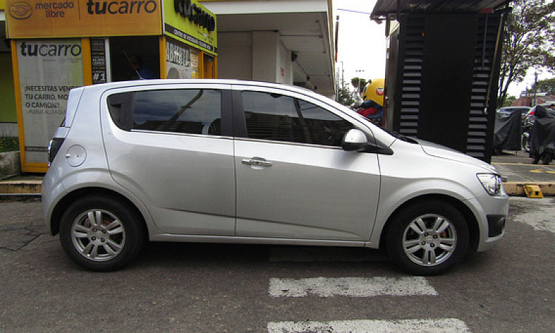 Chevrolet Sonic 1.6 ...
