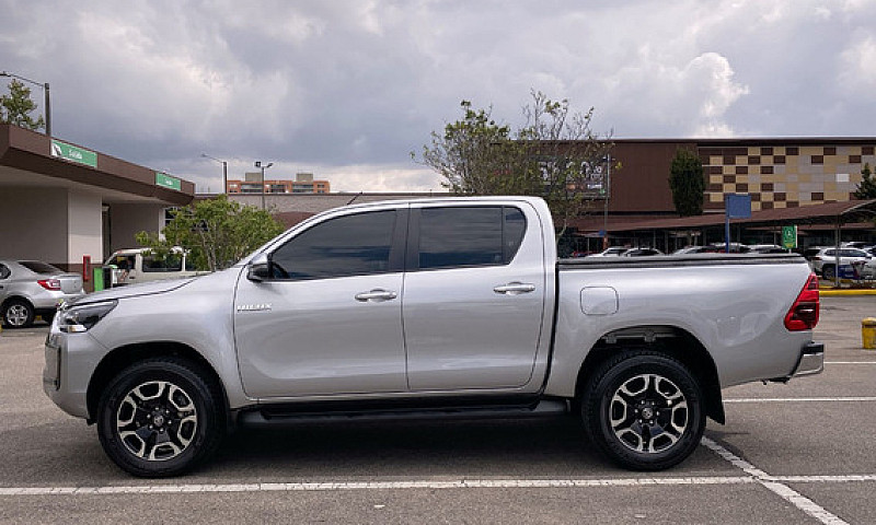 Toyota Hilux 2.8 At ...