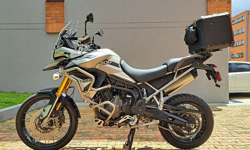 Triumph Tiger 900 Ra...