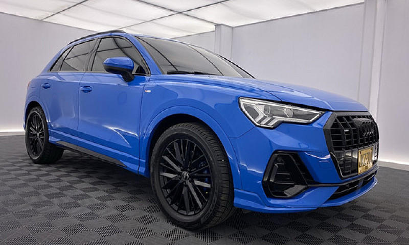 Audi Q3 ...