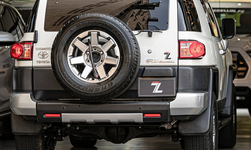 Toyota Fj Cruiser 4....