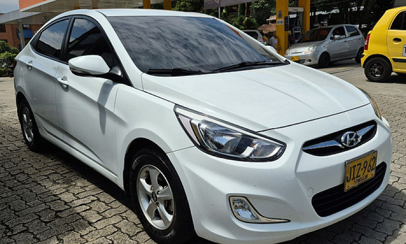 Hyundai Accent 1.6 I...