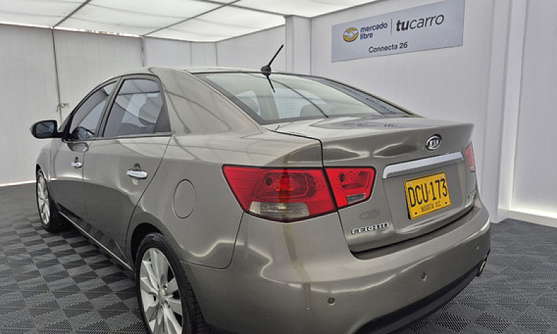 Kia Cerato 1.6 At 20...