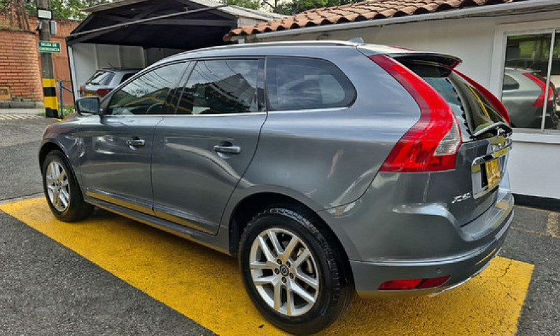 Volvo Xc60 2.0 T5 Su...