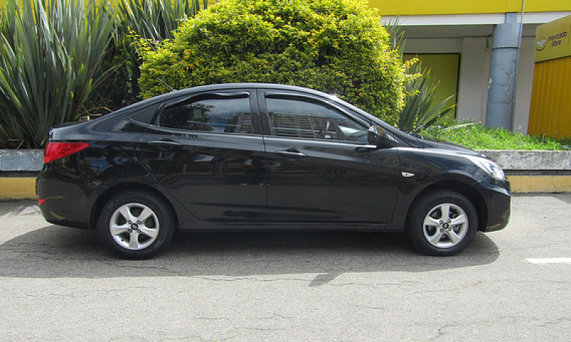 Hyundai Accent 1.4 N...