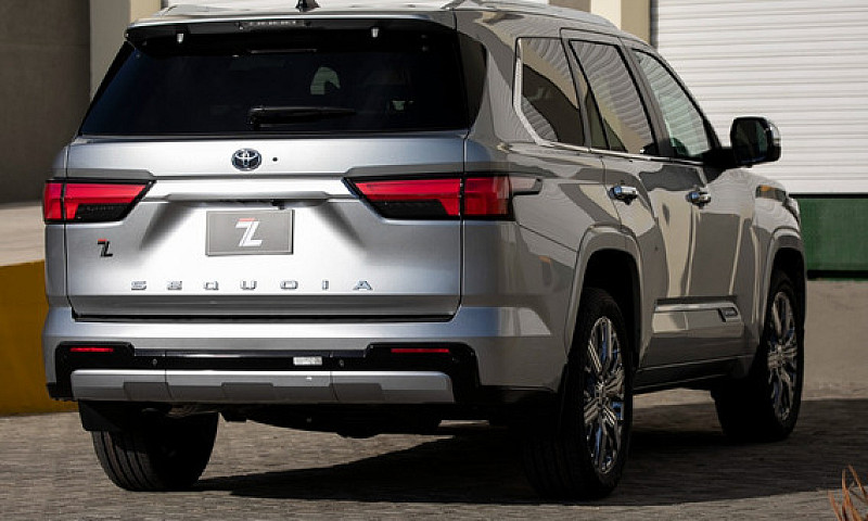 Toyota Sequoia Capst...