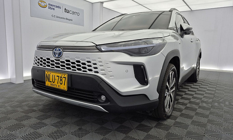 Toyota Corolla Cross...