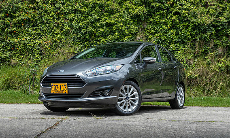 Ford Fiesta 1.6 Tita...