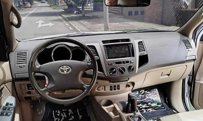 Toyota Fortuner 2.7L...