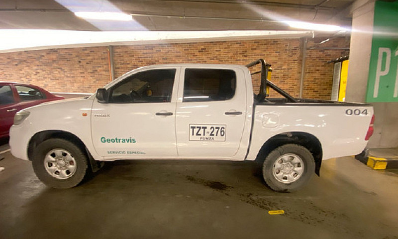 Toyota Hilux 2.5 Imv...