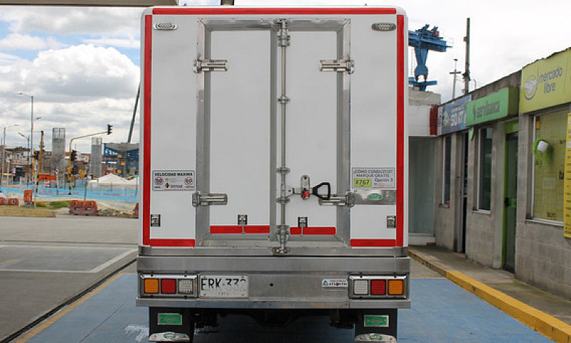 Nissan Frontier 2.5 ...