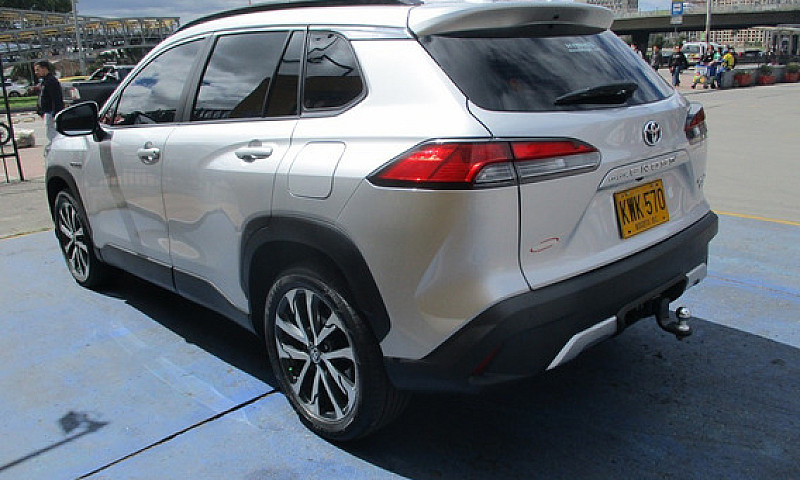 Toyota Corolla Cross...