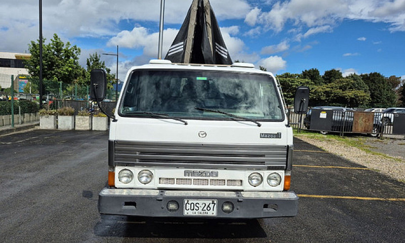 Mazda T 45 5.2 Mt  1...