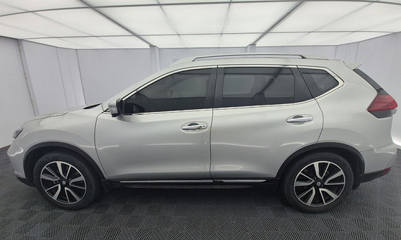 Nissan X-Trail 2.5 E...