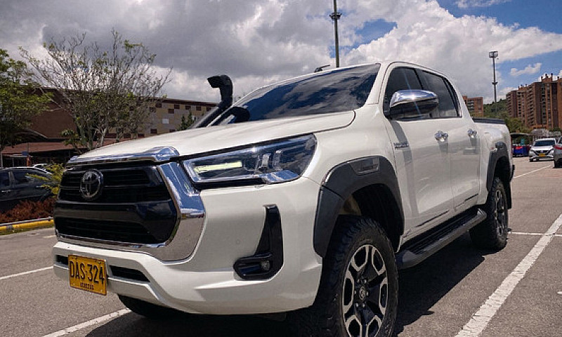 Toyota Hilux 2.8 Srx...