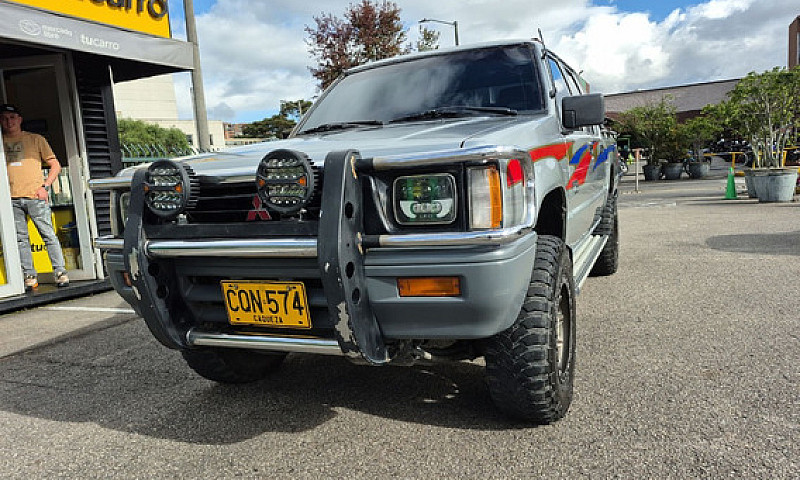 Mitsubishi L200  Mt ...