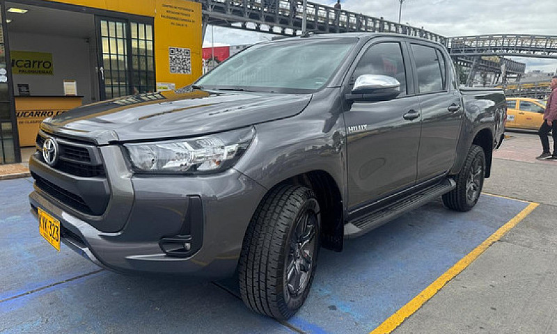 Toyota Hilux 2.4 Mec...