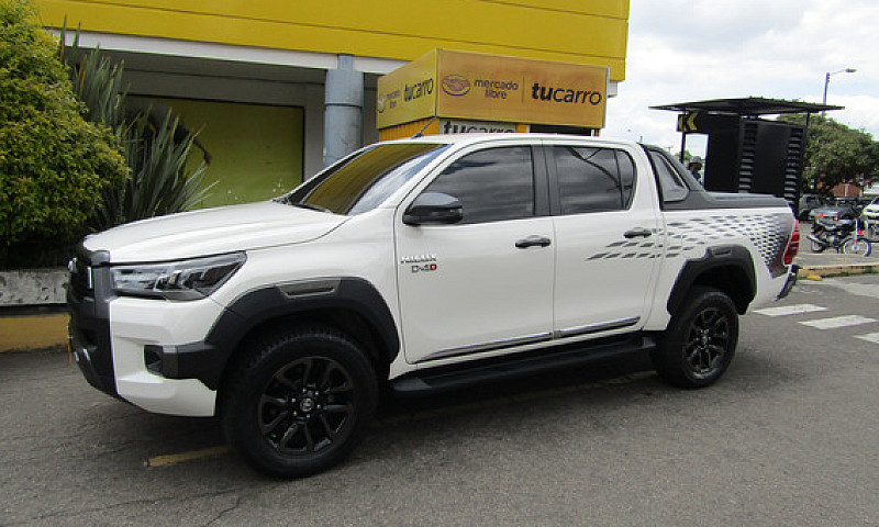 Toyota Hilux 2.8 Adv...