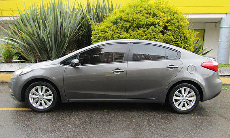 Kia Cerato Pro 1.6 M...