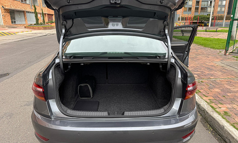 Volkswagen Jetta 1.4...