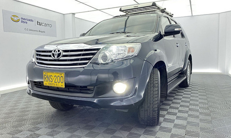 Toyota Fortuner 2.7L...