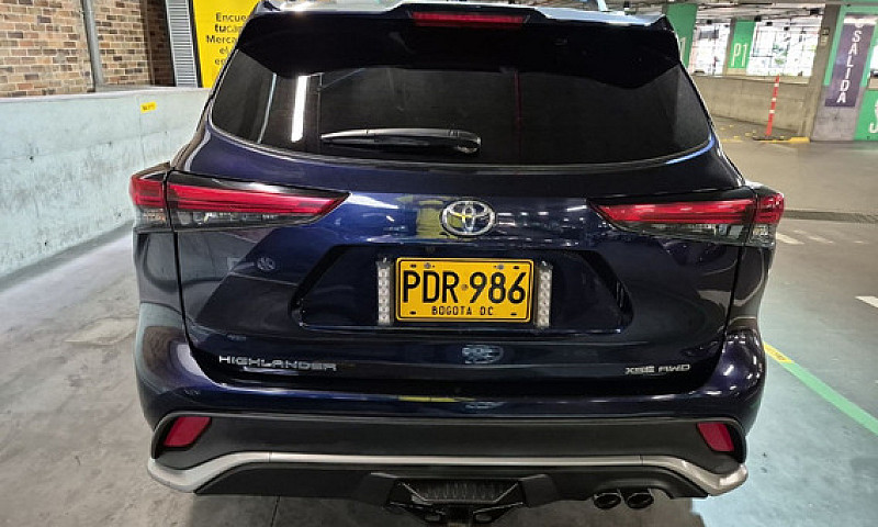 Toyota Highlander 3....