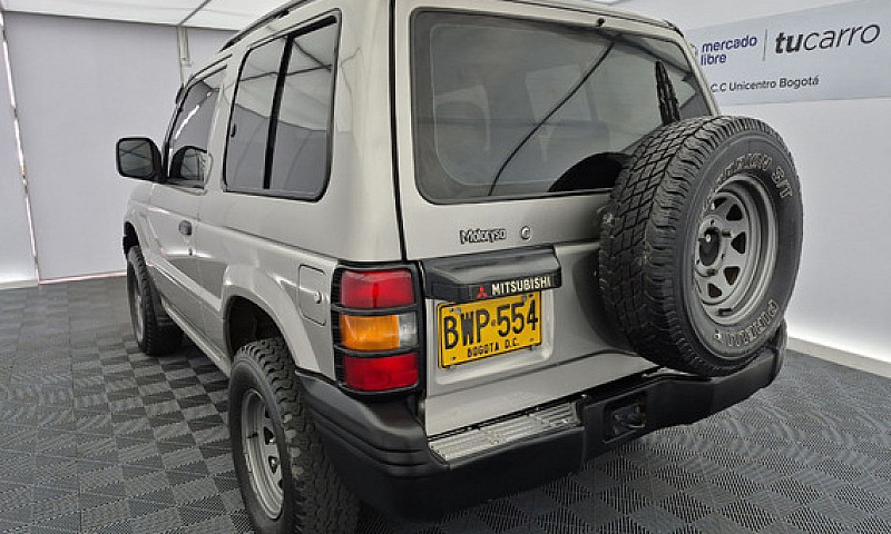 Mitsubishi Montero 2...