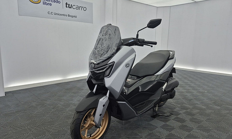 Yamaha Nmax...