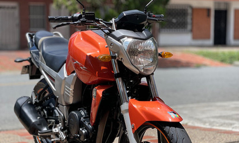Moto Fz16 Yamaha...