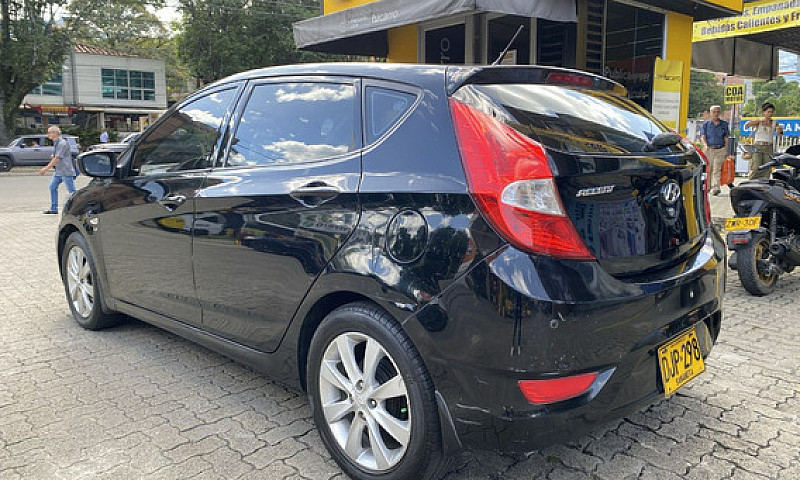 Hyundai Accent 1.6 G...