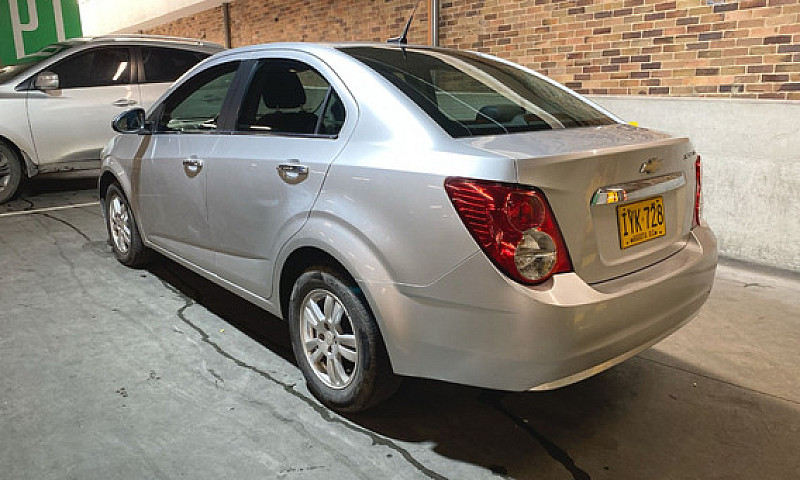 Chevrolet Sonic 1.6 ...