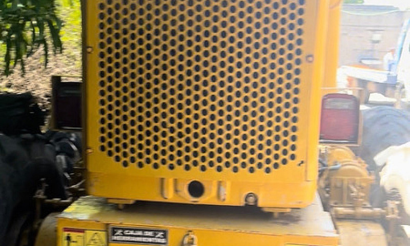 Motoniveladora Cater...