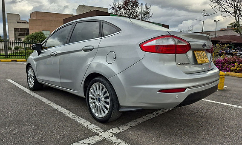 Ford Fiesta 1.6 Tita...