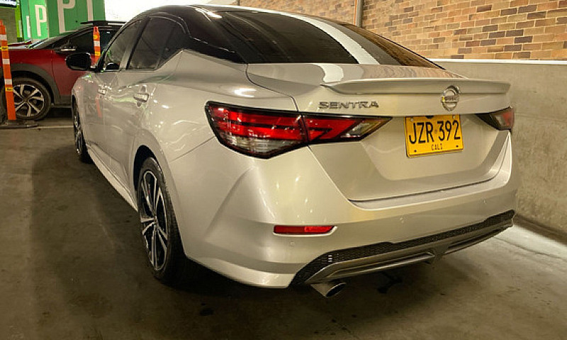 Nissan Sentra 2.0 B1...