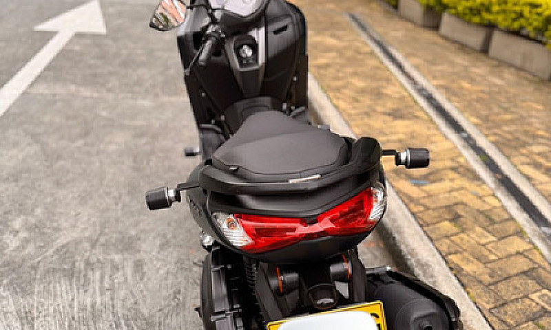N Max Yamaha Connect...