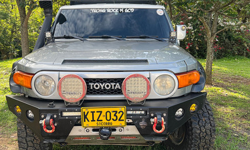 Toyota Fj Cruiser 4....