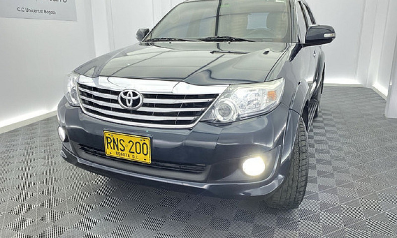 Toyota Fortuner 2.7L...