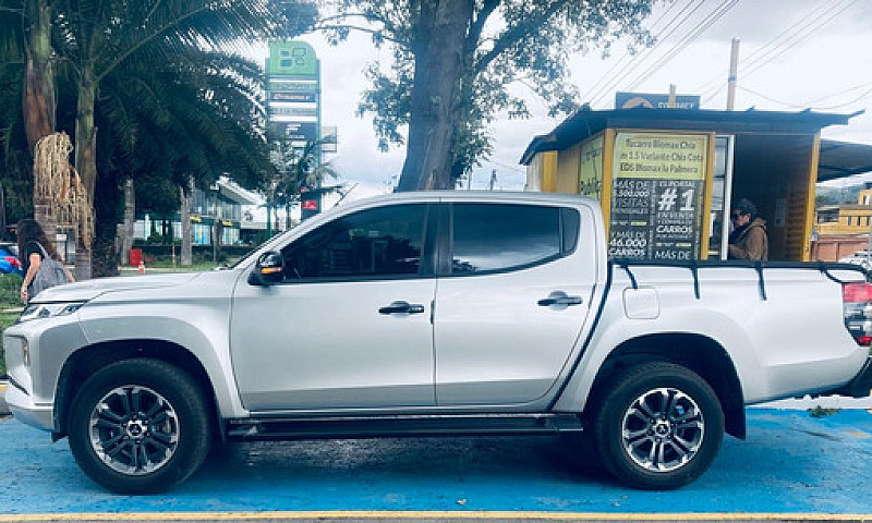 Mitsubishi 2.5 Sport...