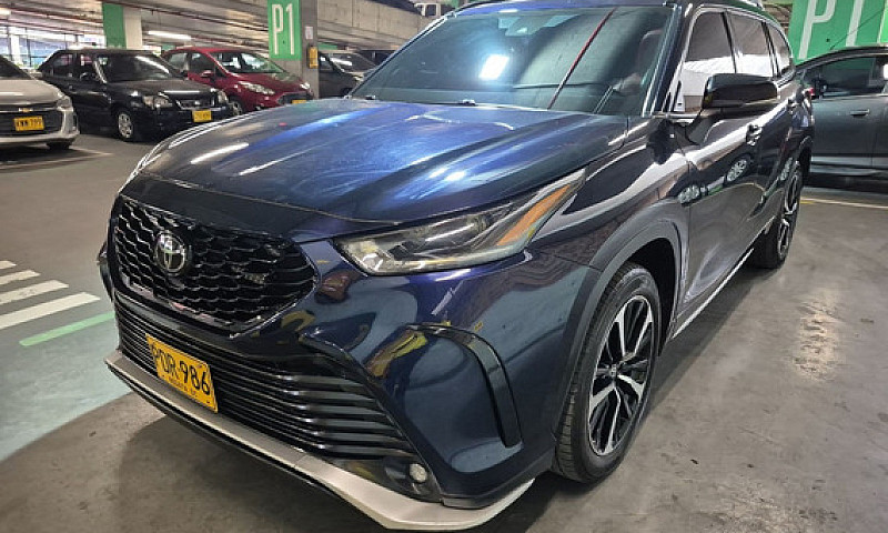 Toyota Highlander 3....