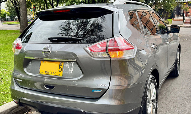 Nissan X-Trail 2.5 E...