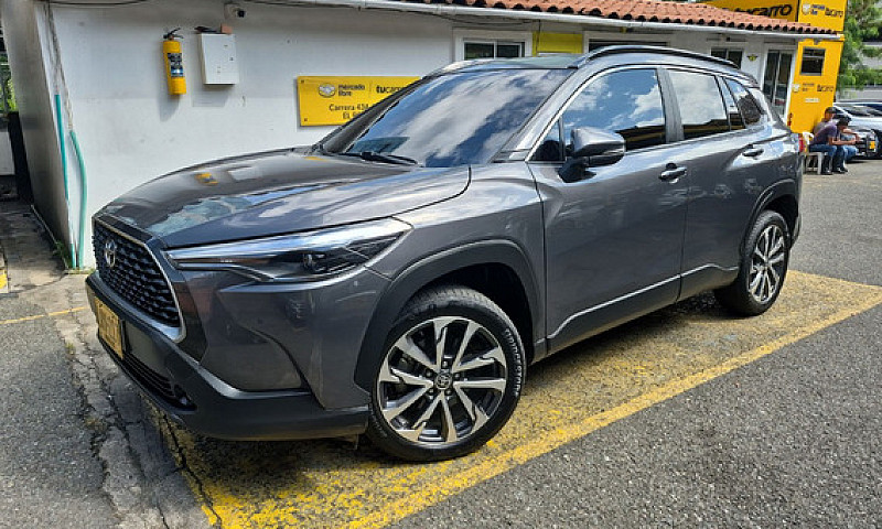 Toyota Corolla Cross...
