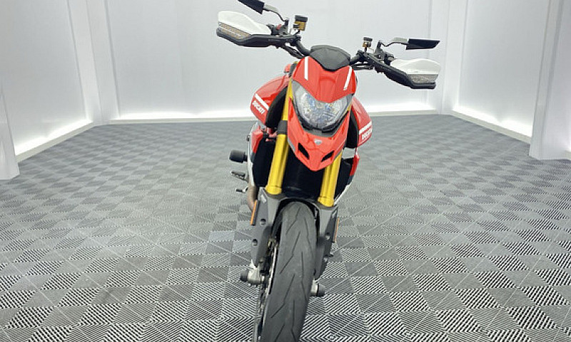 Ducati Hypermotard 9...