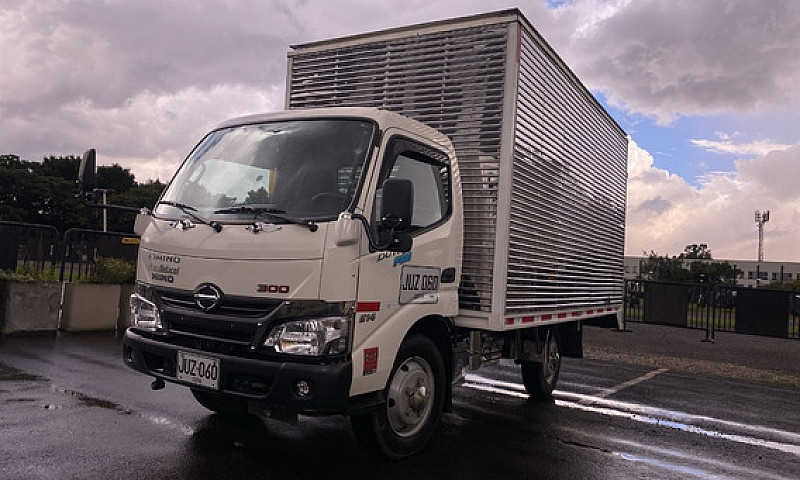Hino 300 Pro  Xzu640...