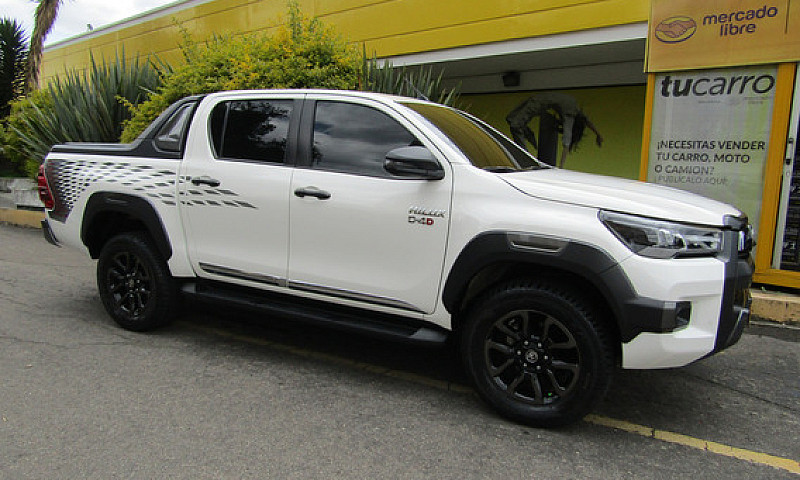 Toyota Hilux 2.8 Adv...