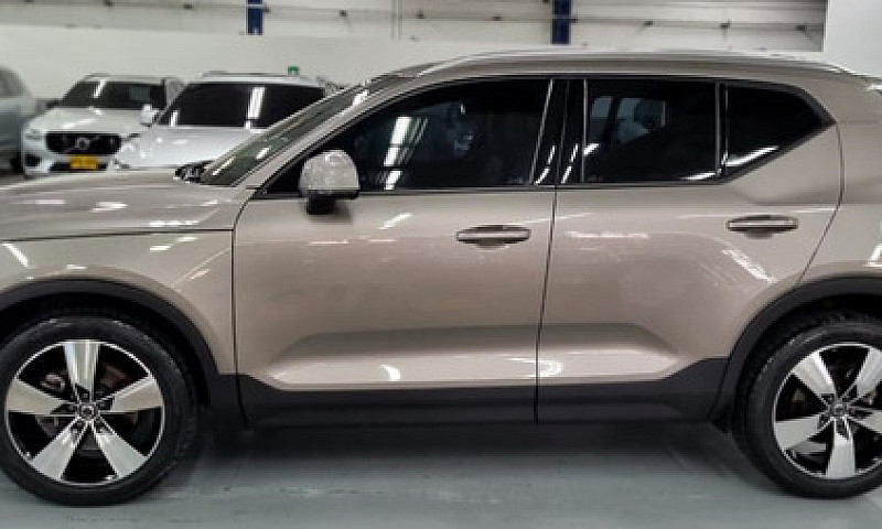 Volvo Xc40 Momentum ...