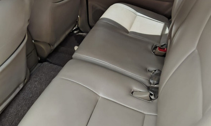 Toyota Fortuner 2.7L...