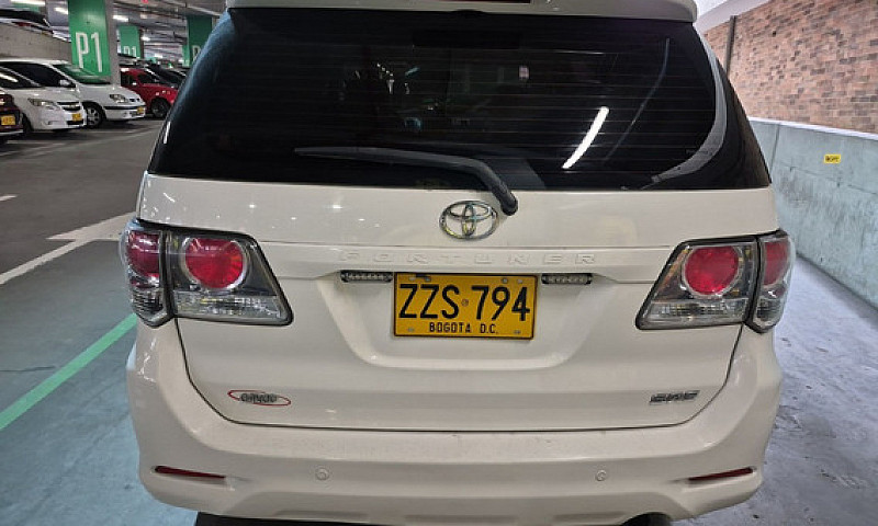 Toyota Fortuner 2.7...